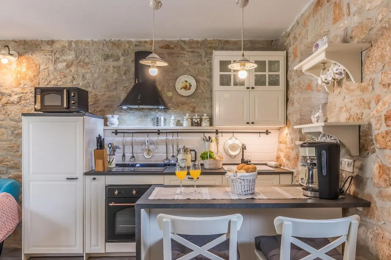 Family Friendly House With A Swimming Pool Cerion, Central Istria - Sredisnja Istra - 16332 Višnjan Kroatien